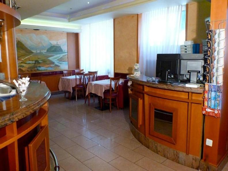 Image 0 - Hotel Leon d'Oro